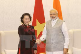 越南国会主席阮氏金银与印度总理纳伦德拉·莫迪（图片来源：越通社）