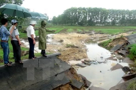 越南政府为中部地区灾民克服台风和洪水后果提供资助