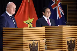 越南与新西兰两国政府总理共同会见记者