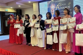 法国越南女企业家表彰会在巴黎举行