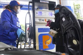 2月22日下午越南油价每公升下调300越盾