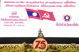 老挝领导人高度评价越南的支持