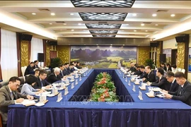 越南外交部长裴青山会见中国广西壮族民族自治区党委书记刘宁