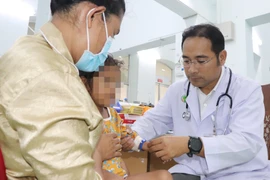 胡志明市第二儿童医院成功救治柬埔寨一重症登革热儿童患者