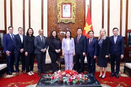 越南国家副主席武氏映春会见美国福特汽车公司领导
