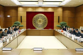 越南与老挝密切配合制定两国议会关系文件