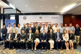 与会代表合影。图自人民军报