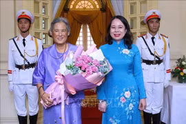越南国家副主席武氏映春（右）和泰国公主玛哈·扎克里·诗琳通。图自越通社