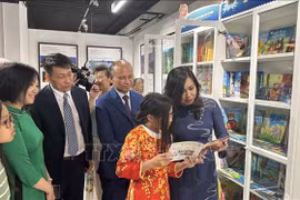 越南外交部副部长，海外越南人国家委员会主任黎氏秋恒出席“推崇越南语日”启动仪式。图自越通社
