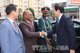 越南国家主席张晋创走访了Movitel电信联营公司。