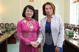 越南国家副主席邓氏玉盛会见波兰众议院副议长玛尔歌泽塔·基达瓦·布罗斯卡（图片来源：越通社）