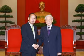 阮富仲总书记会见日本民主自由党干事长二阶俊博