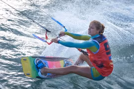 参加风筝帆板亚洲巡回赛​的运动员（图片来源：因特网）