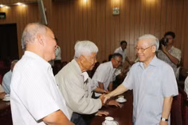 阮富仲总书记在胡志明市会见南部离退休高级干部（图片来源：越通社）