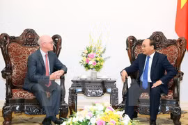 阮春福总理会见国际货币基金组织驻越首席代表乔纳森•邓恩