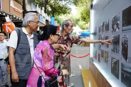 此展展示关于旅居法国越南人的130张图片。