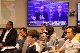 《东亚和太平洋地区经济形式报告》发布仪式