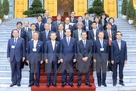 双方代表合影（图片来源：越通社）