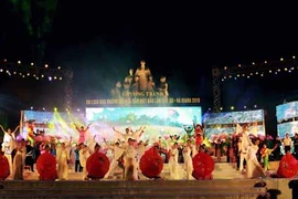 2015年“途经越北遗产地区”活动（图片来源：《河江省电子报》）