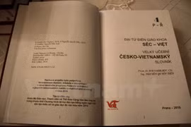 捷克-越南大辞典第四册发行（图片来源：越通社）