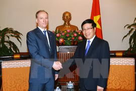 越南政府副总理兼外交部长范平明会见俄罗斯安全委员会秘书帕特鲁舍夫（图片来源：越通社）