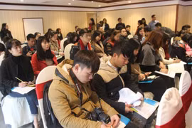 2月25日举行的学术研讨会吸引诸多​媒体记者参加