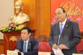 越南政府副总理阮春福在会上发表讲话