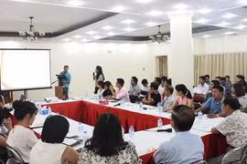 介绍会场景。（图片来源于网络）