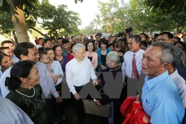 越共中央总书记阮富仲出席河内市丹凤县举行的“民族大团结日”活动 （图片来源：越通社）