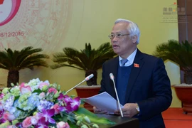 越南国会副主席汪周刘出席并主持研讨会。