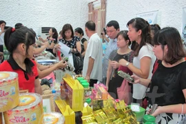 “2015年越南货物识别周—自豪越南货”展览会（图片来源：越通社）