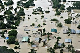 缅甸西部近印度曼尼普尔省地区洪水严重泛滥