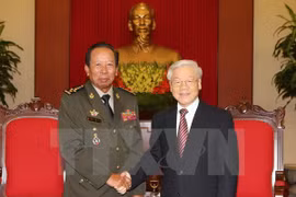 越共中央总书记阮富仲会见柬埔寨政府副首相兼国防大臣迪班（图片来源：越通社）