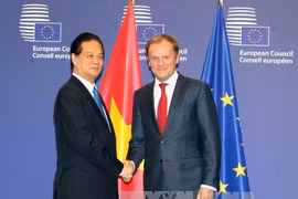 阮晋勇总理会见欧洲理事会主席图斯克
