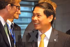 越南外交部副部长裴青山会见出席FMM-12的各国外交官代表。（图片来源：越通社）