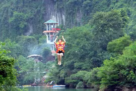 风芽格邦国家公园高空滑索