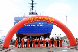 TSHD2000 工程船下水剪彩仪式
