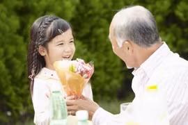 携手关照老年人 主动应对人口老龄化趋势 （图片来源于网络）
