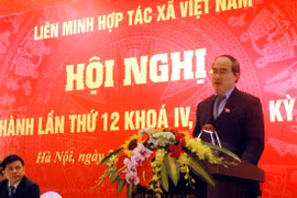 越南祖国阵线中央委员会主席阮善仁 在会上发表讲话（图片来源于网络）