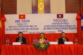 越老国会办公厅研讨会暨交流会（图片来源：越南国会门户网站）