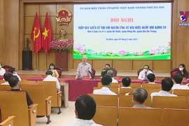 越南领导人与选民接触 代表与选民零距离接触