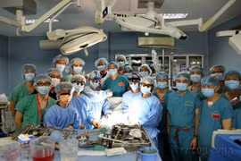 组图：越南医师节69周年：医疗卫生行业实现高质量发展 做好人民医疗保障服务