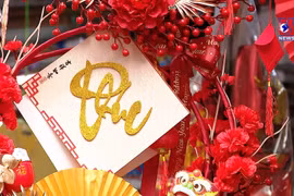 年味儿渐浓 装饰品市场不断升温