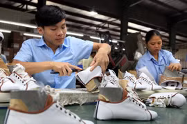  图表新闻：越南鞋业力争到2030年出口金额达380-390亿美元