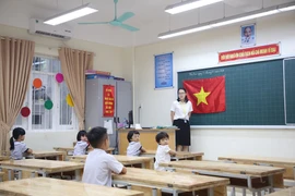 组图：首都河内各所小学校喜迎学生重返校园