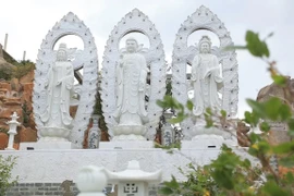 重山寺——宁顺省峭壁上的神圣寺庙