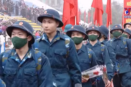 春意盎然送新兵 满腔热血踏征程