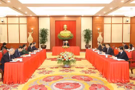 越共中央总书记阮富仲同美国总统拜登通电话