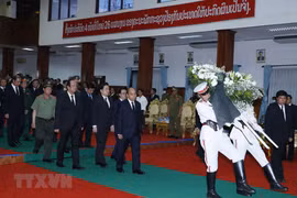组图：越南政府总理阮春福出席原老挝政府总理西沙瓦•乔本潘大将的国葬仪式