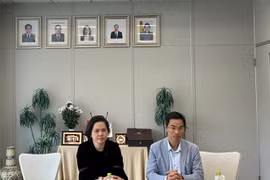 越南驻日本福冈市总领事武芝梅（左）与越南国家创新中心副经理杜进盛。图自越通社